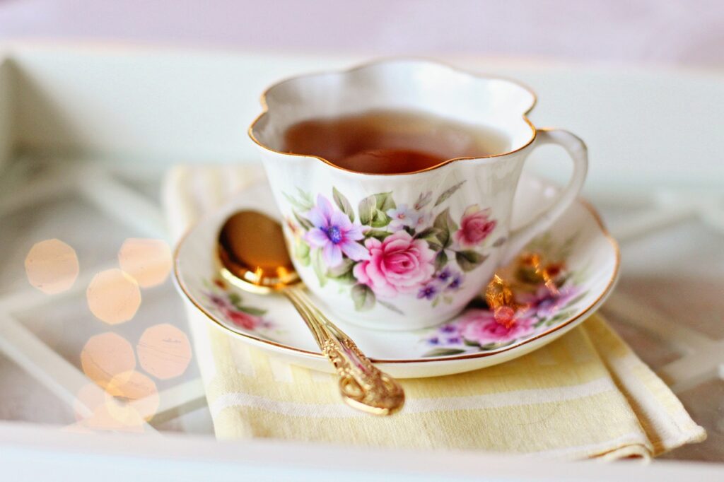 Tee köstlich serviert Welcher Tee bei Gliederschmerzen